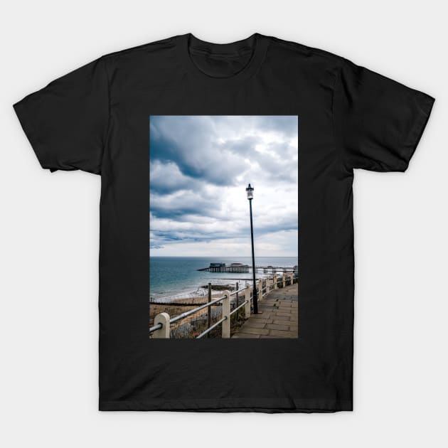 A view from the cliff top footpath, Cromer T-Shirt by yackers1